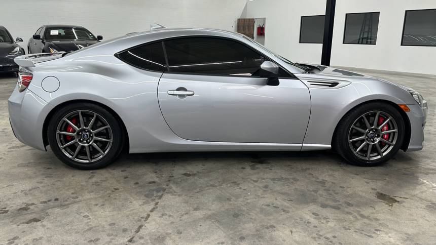 2017 subaru brz limited