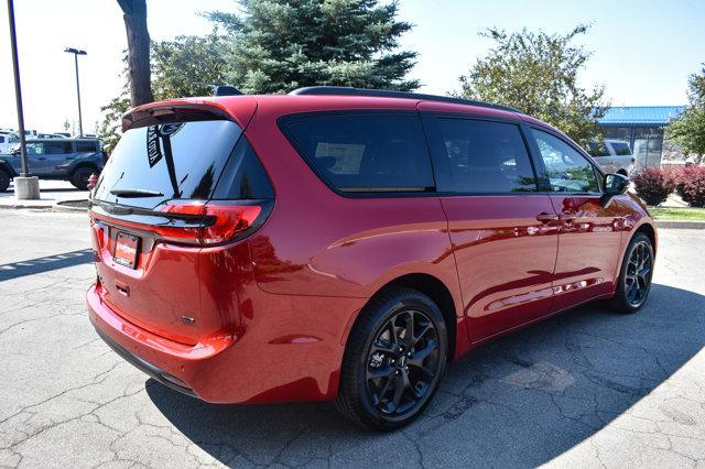 2024 chrysler pacifica touring-l