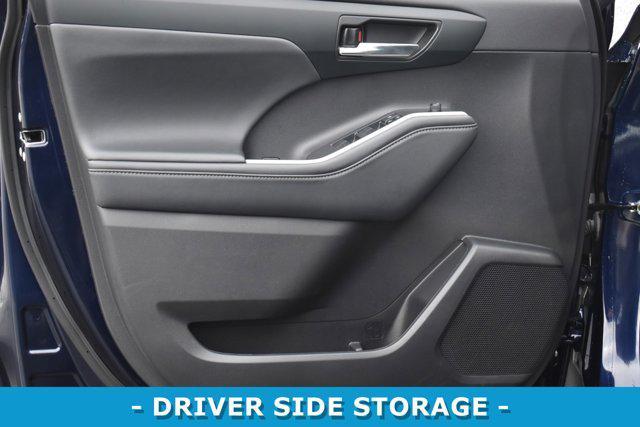 2022 toyota highlander xse