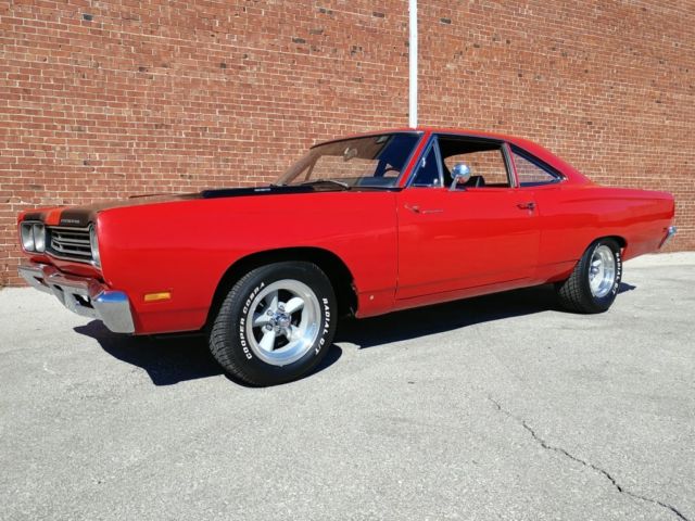 '69 road runner with a 383 and 4-speed transmission