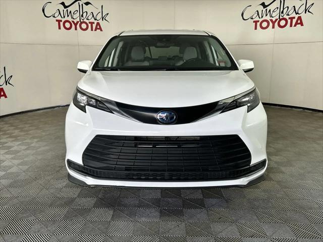 2024 toyota sienna le