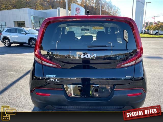 2022 kia soul lx