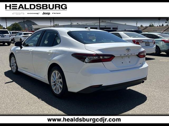 2021 toyota camry le
