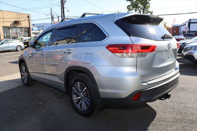 2017 toyota highlander se