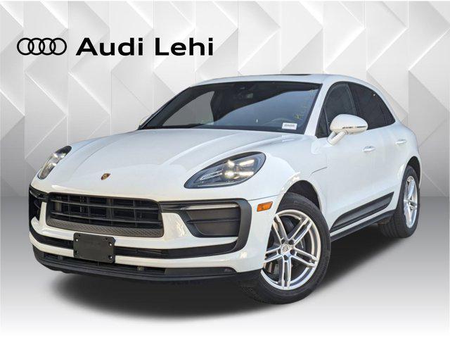 2022 porsche macan base