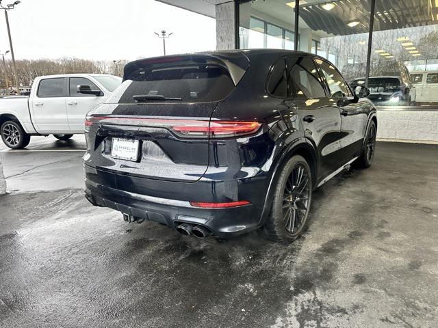 2022 porsche cayenne gts