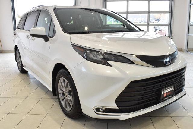 2024 toyota sienna xle