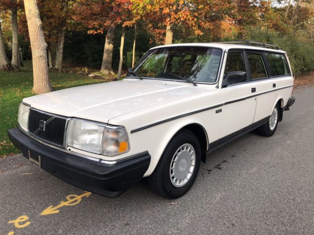 1990 volvo 240dl wagon, automatic,4cyl,2nd owner,no accidents,power,full service