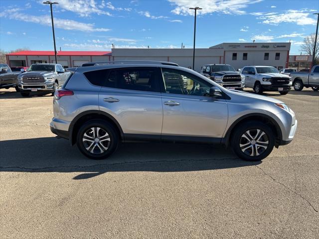 2018 toyota rav4 le
