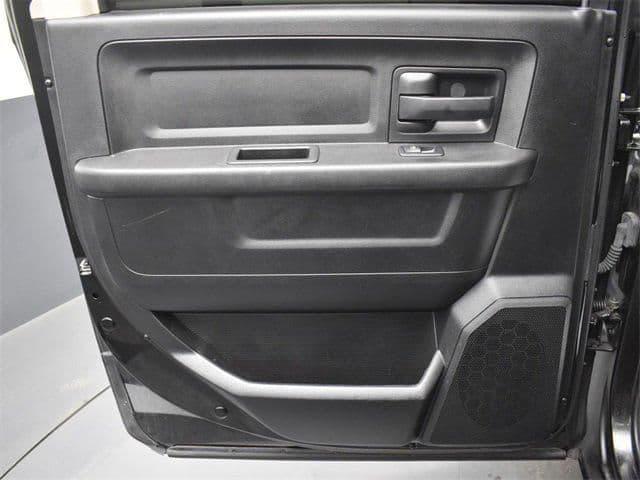 2017 ram 1500 express crew cab 4x4 5'7' box in brunswick, ohio