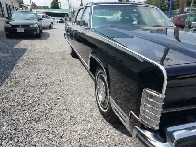l@@k!! 1977 lincoln town car / great shape! / low miles! / well maintained!
