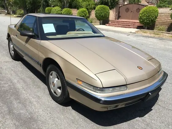 1990 buick reatta coupe like new 100% rust free california car only 55k miles