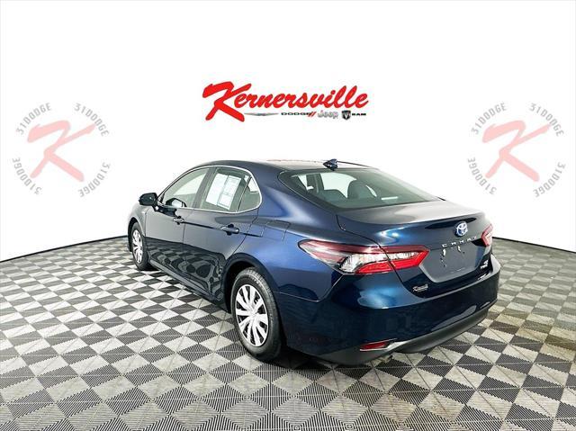 2021 toyota camry le