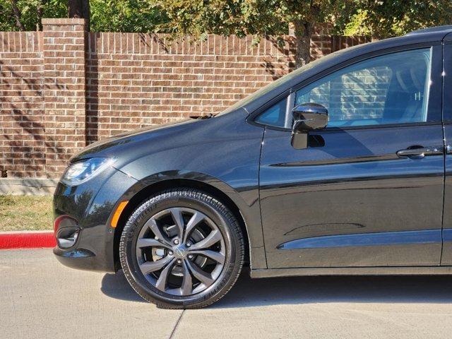 2020 chrysler pacifica touring-l plus