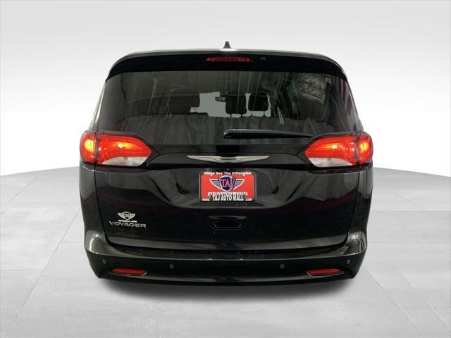 2021 chrysler voyager l