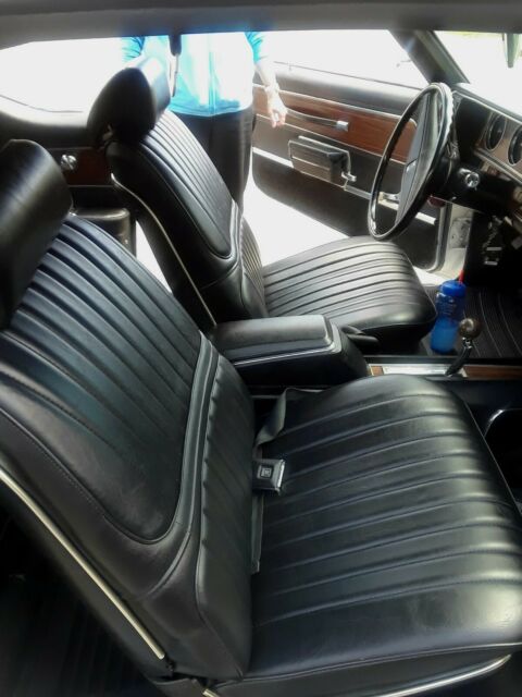 restored 1972 oldsmobile cutlass supreme