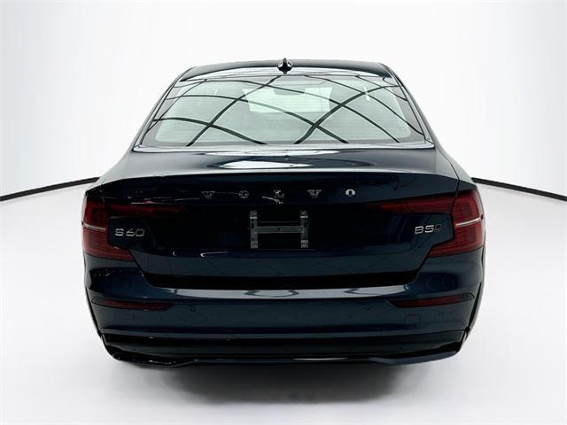 2024 volvo s60 b5 plus dark theme
