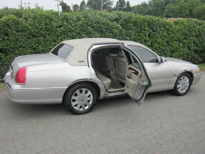 2005 lincoln town car in los angeles, ca