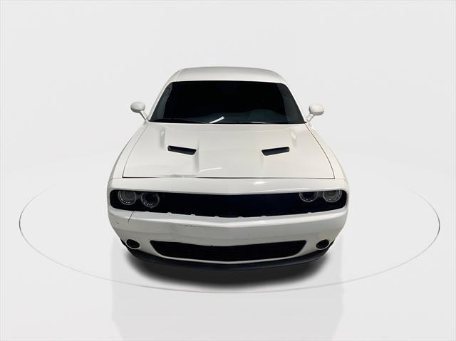 2020 dodge challenger sxt