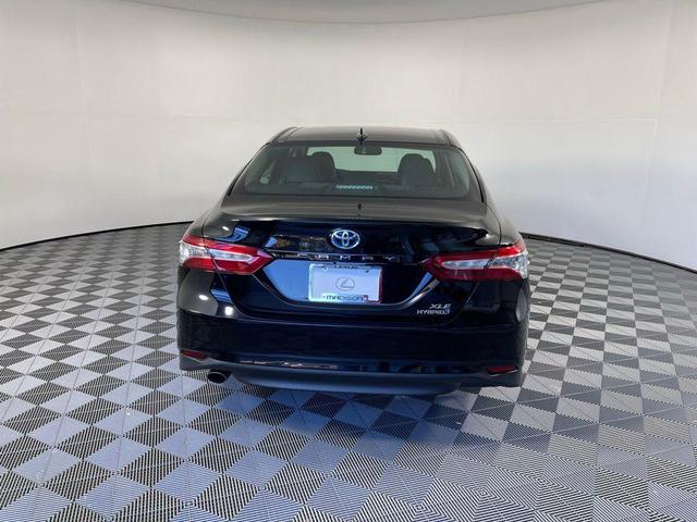 2020 toyota camry hybrid xle