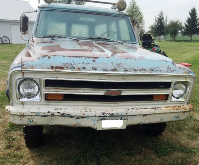 1968 chevrolet suburban (k20) 4x4 - 292 motor - 25,949 orig miles