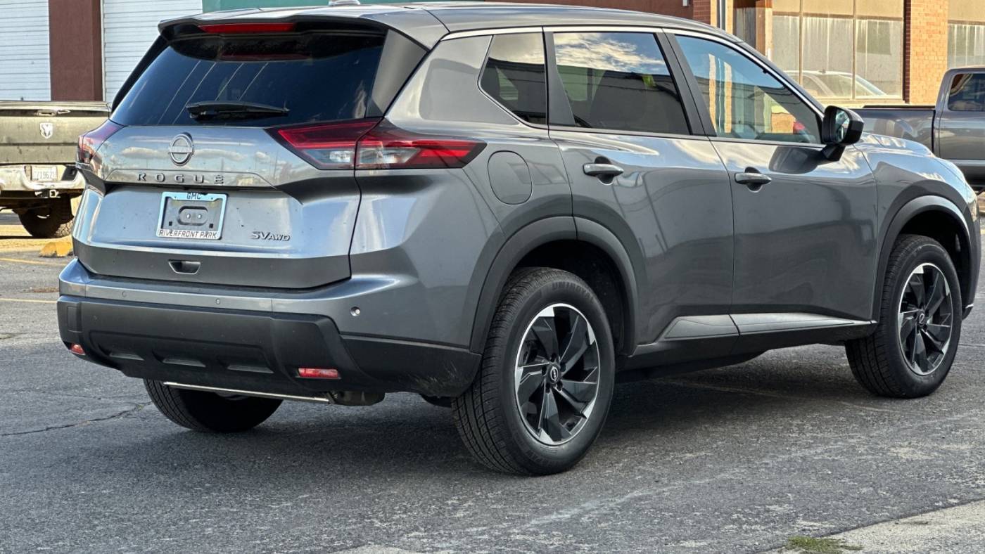2024 nissan rogue sv