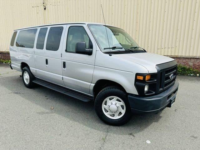 2014 ford econoline wagon in jersey city, new jersey