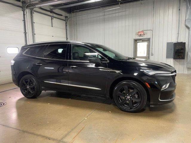 2023 buick enclave essence