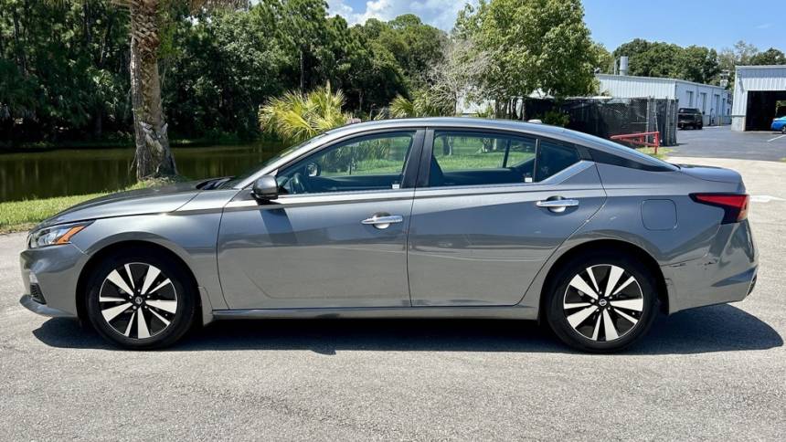 2022 nissan altima 2.5 sv