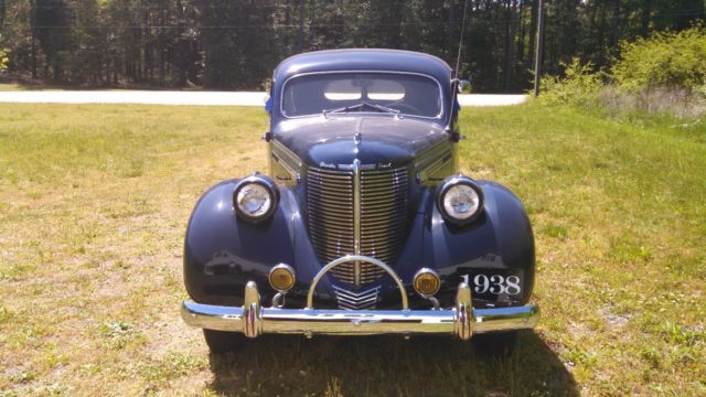 1938 chrysler 4 door sedan