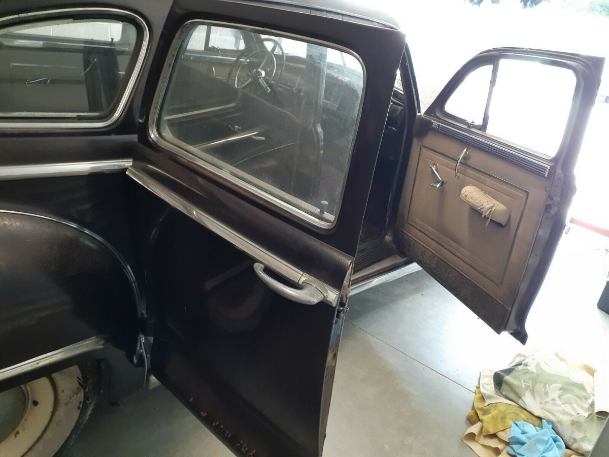 extremely clean, no rot, 99.9% all there, nothing missing, take a look!