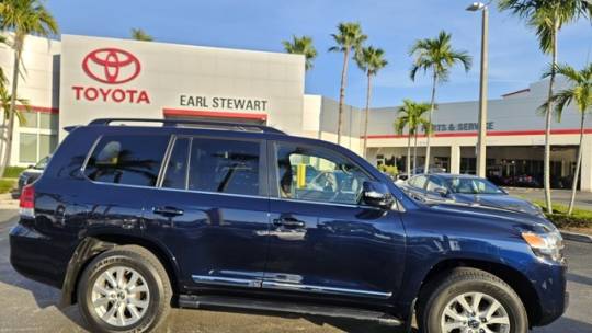 2020 toyota land cruiser base