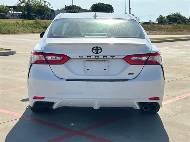 2020 toyota camry se
