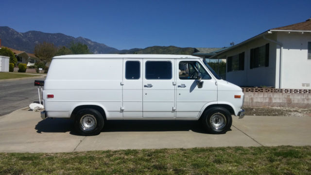 nice clean rustfree 1 owner california cargo van! no reserve auction!