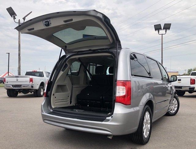 used 2016 chrysler town & country touring hutchinson, ks 67502 for sale in hutchinson, kansas