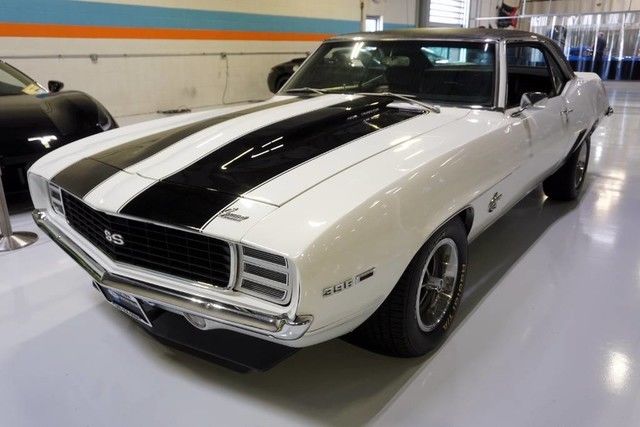 396ci, houndstooth interior, hurst shifter, holly 750 carb, rally wheels