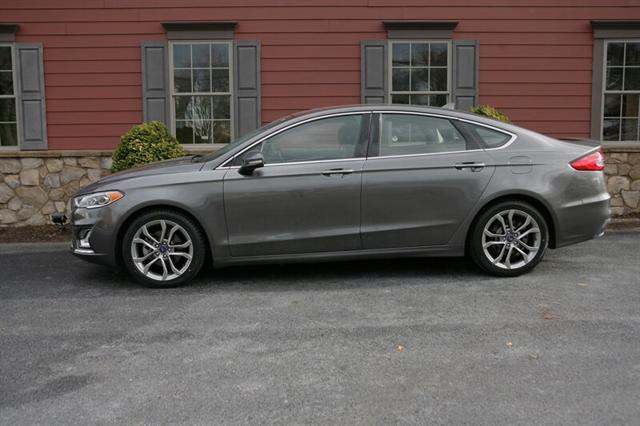 2019 ford fusion hybrid titanium