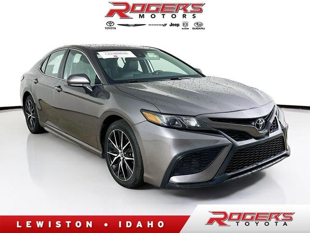 2021 toyota camry se