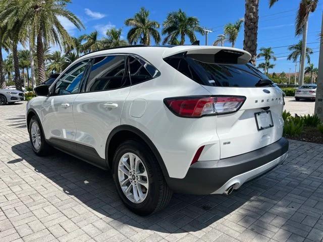 2021 ford escape se