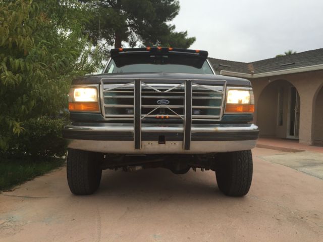 1993 ford f-250 xlt standard cab pickup 2-door 7.5l