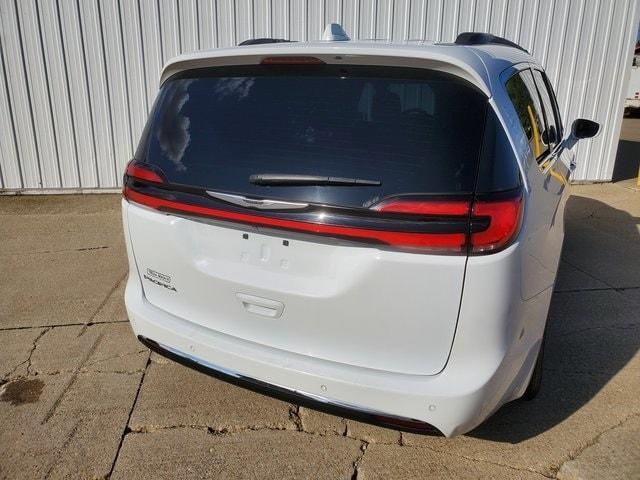 2022 chrysler pacifica touring-l