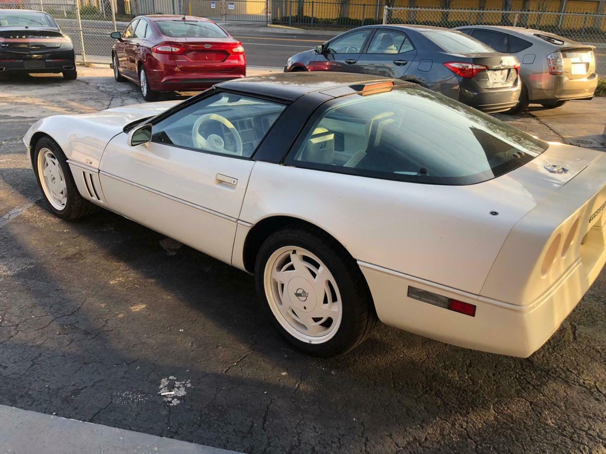 1988 chevrolet corvette 35th anniversary edition coupe