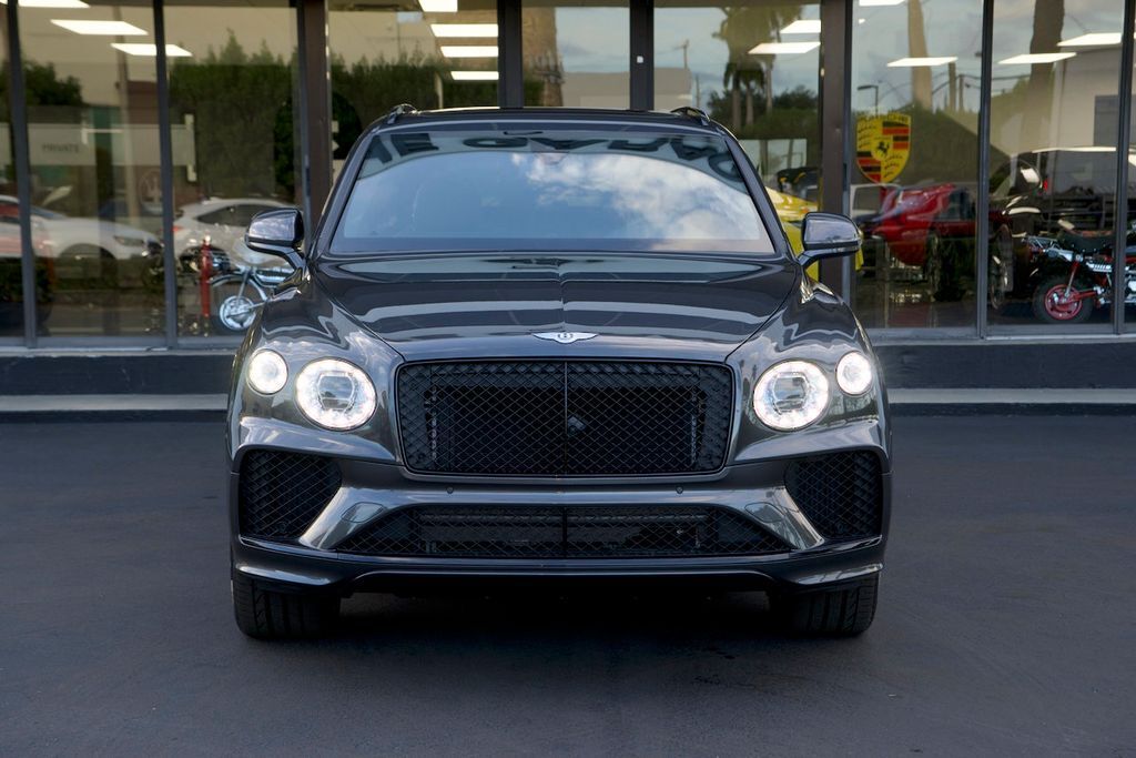 2023 bentley bentayga v8 awd