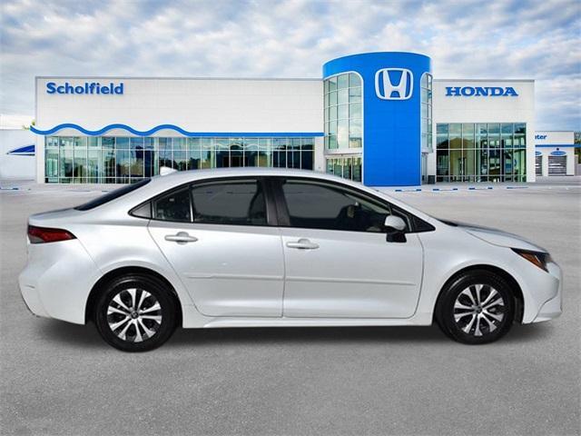 2022 toyota corolla hybrid le