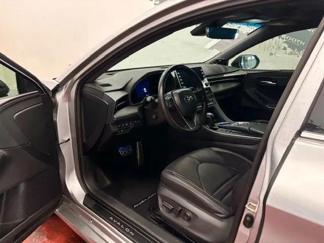 2019 toyota avalon touring
