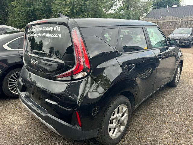 2023 kia soul lx
