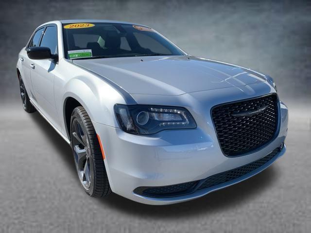 2023 chrysler 300 touring