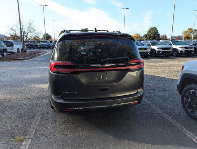 2022 chrysler pacifica touring l