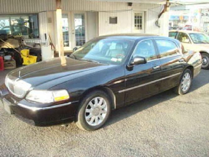 2007 lincoln town car exec l/rear desk/[phone removed] in woodside, ny
