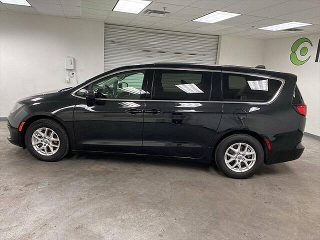2021 chrysler voyager lx